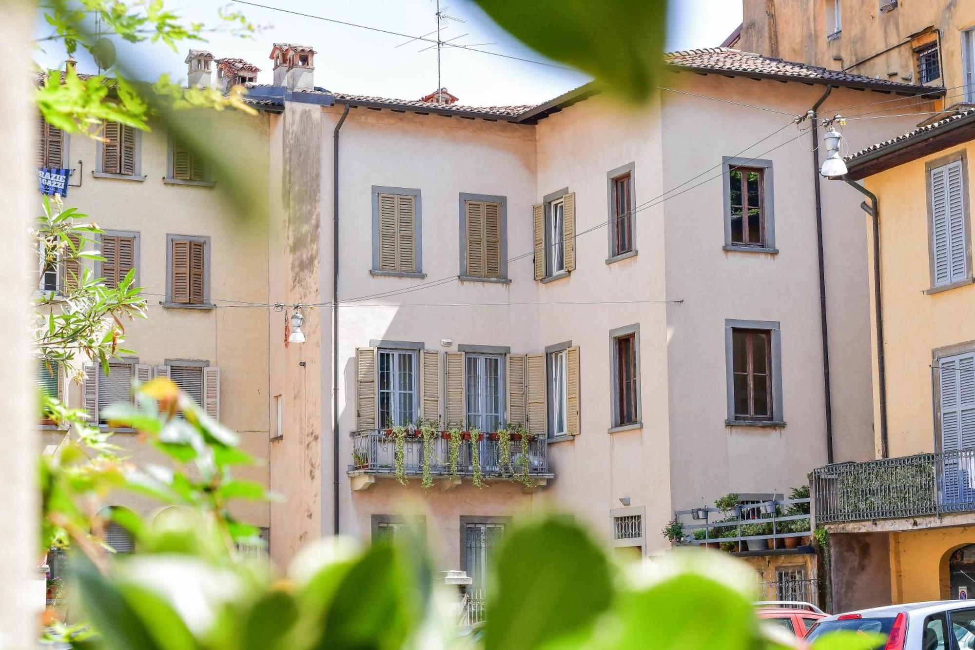 Casa Di Sofia Citta Alta Hotel Bergamo Bagian luar foto